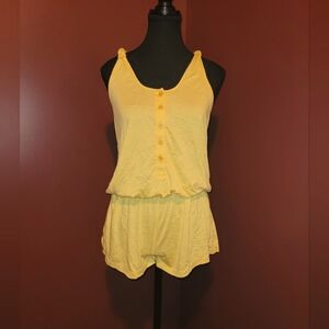 Romper, great condition, beautiful detail and colour.